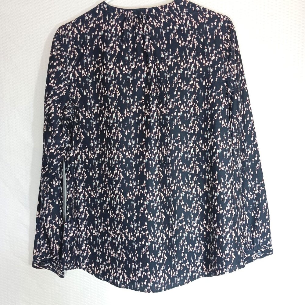 Vintage Garnet Hill 100% Silk Popover Blouse in Navy with Mini Floral Size 8 - Picture 2 of 9